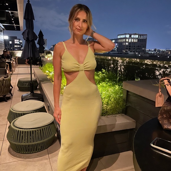 Meet your Posher, Nesi - Picture 1 of 1